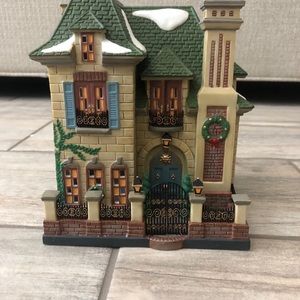 Dept 56 Christmas in the City- “Gardengate House”